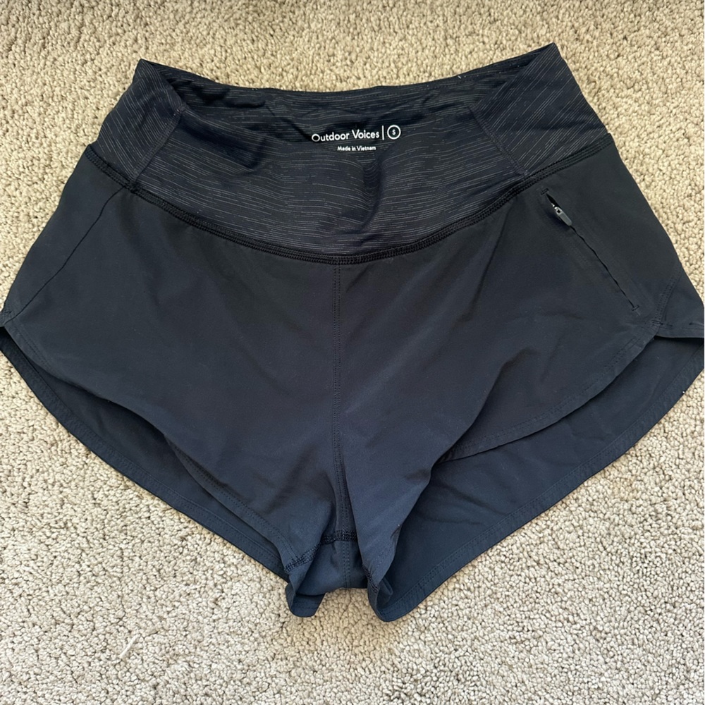 Outdoor Voices 2.5” Hudson Shorts
